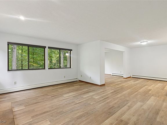 5th image of 609 Meredith Ln