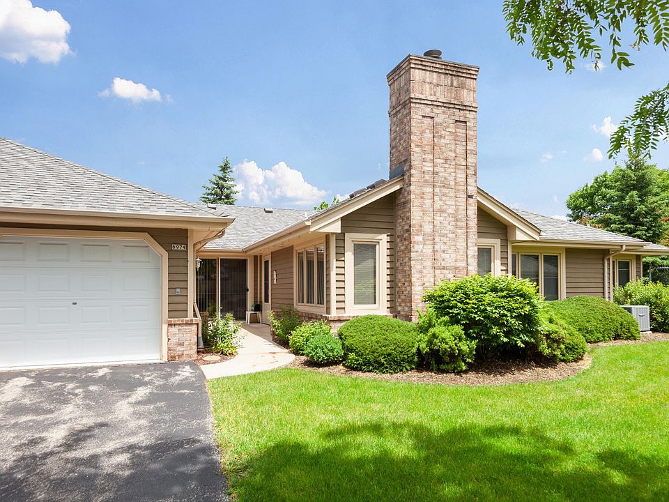 1st image of 6974 N Lincolnshire Cir #6974