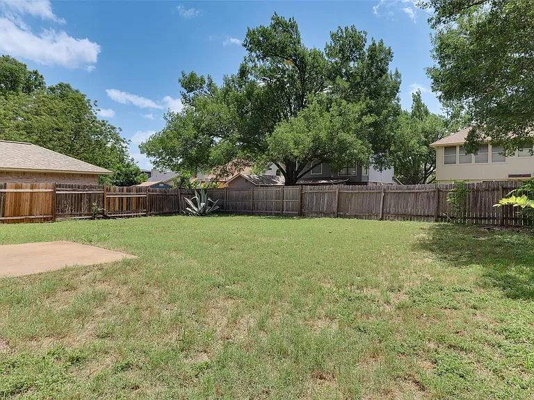 8313 Columbia Falls Dr — Photo 22
