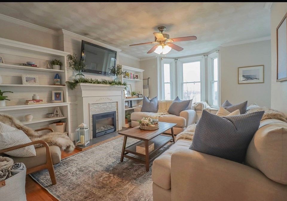 1st image of 392 E 8th St #2