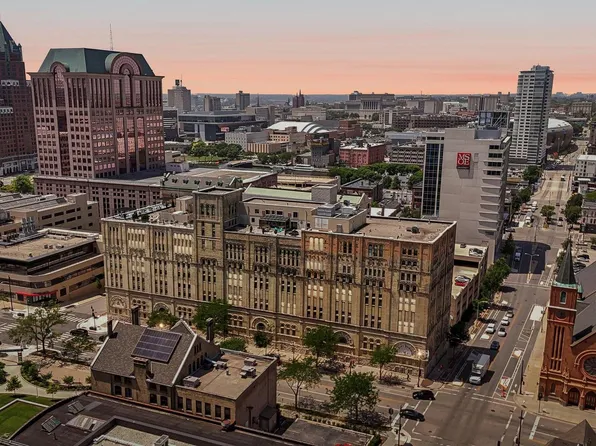 270 E Highland AVENUE #424, Milwaukee, WI 53202