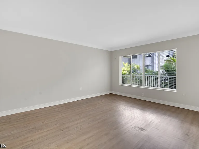 1830 Maravilla Ave #806 — Photo 22