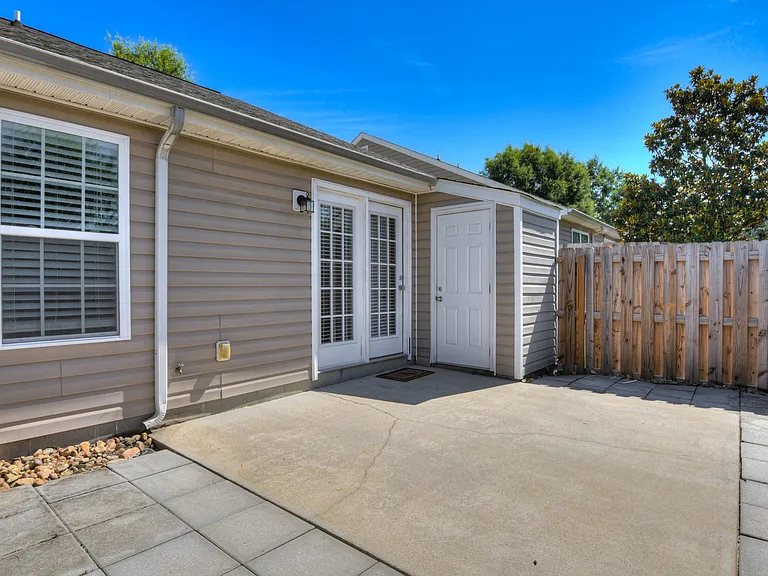 1609 Bradley Way — Photo 23