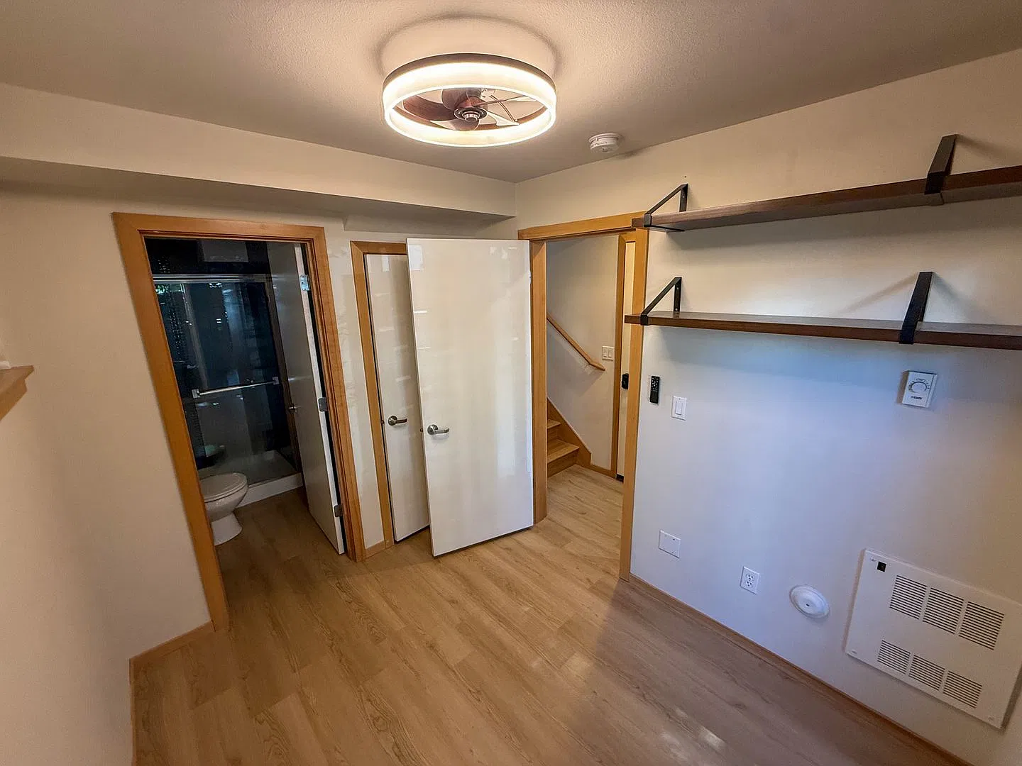 Stand-Alone Ballard Townhome with 3 En-Suite Bedrooms & A/C! — Photo 4