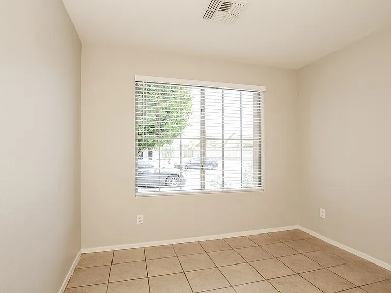 6622 S 23rd Ave — Photo 9
