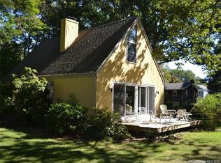 5 Skiff Ln, Mystic, CT 06355