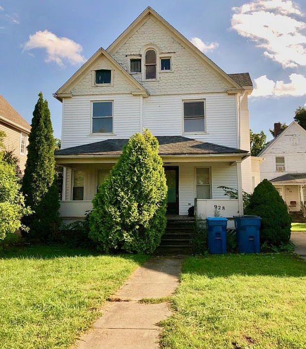 1st image of 928 E Erie Ave