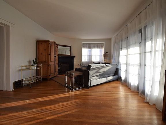 3rd image of 224 N A St