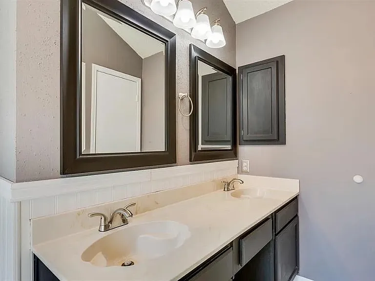 2321 Shadyoaks Ln — Photo 15