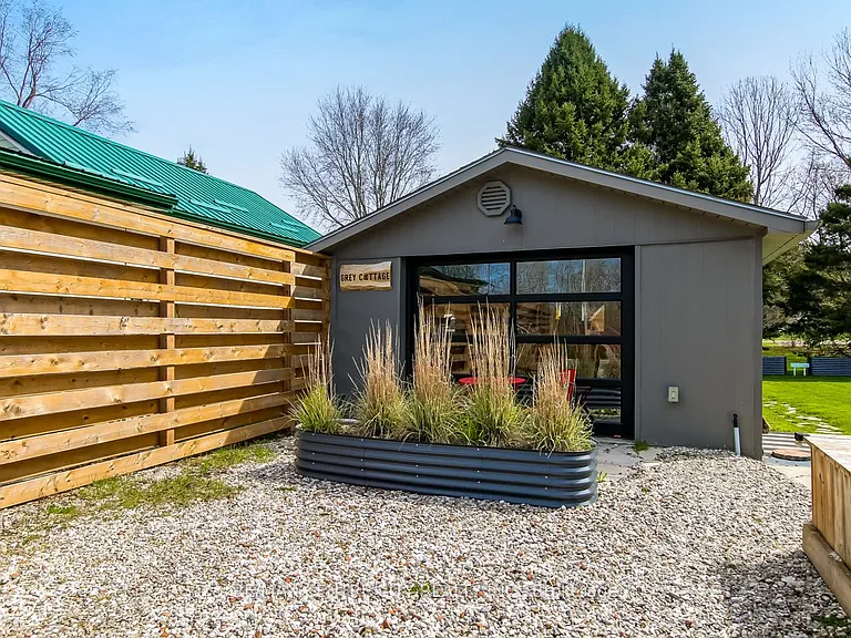 339 Catherine St — Photo 17