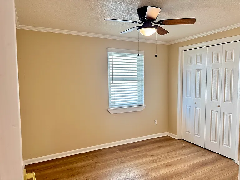 1561 Arcadia Dr — Photo 9