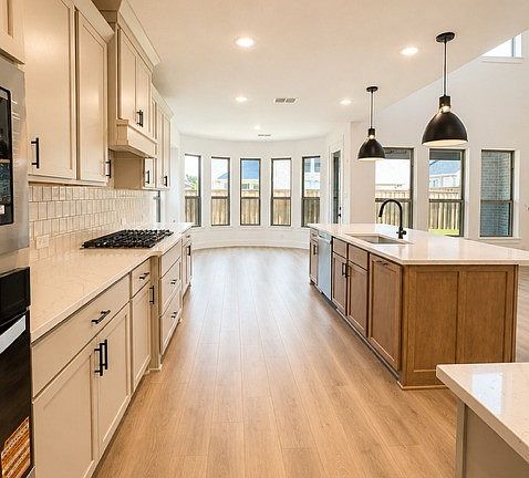3rd image of 3140 Shaddock Blvd