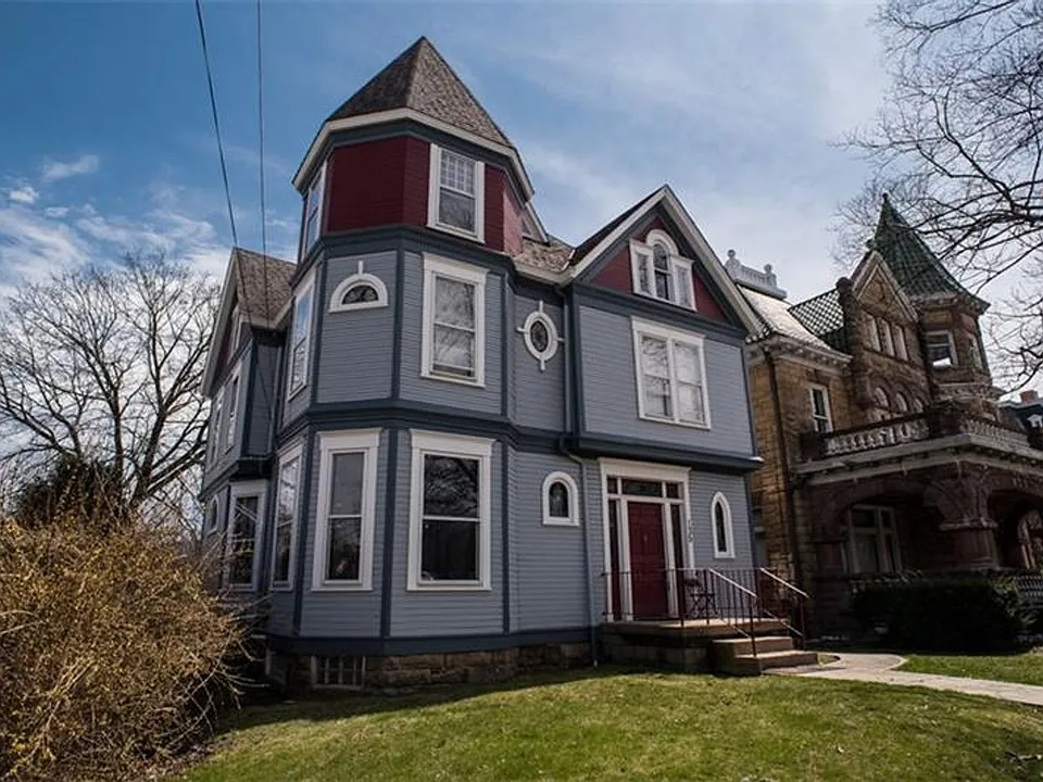 135 S 6th St