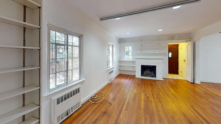 Rented by Metro Garden Realty NYC | media 14