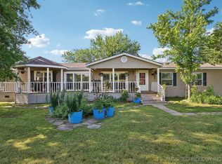 520 E 15th St, Mounds, OK 74047