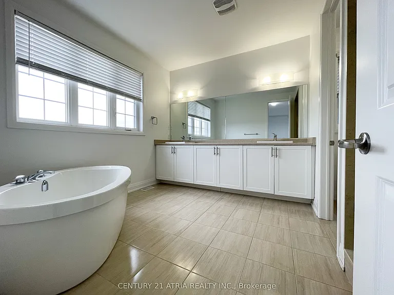 20 Frank Kelly Dr — Photo 15