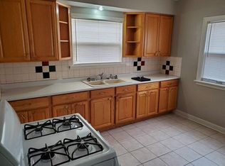 3373 N 50th St, Milwaukee, WI 53216