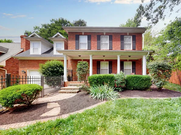 1106 Old Cannons Ln, Louisville, KY 40207