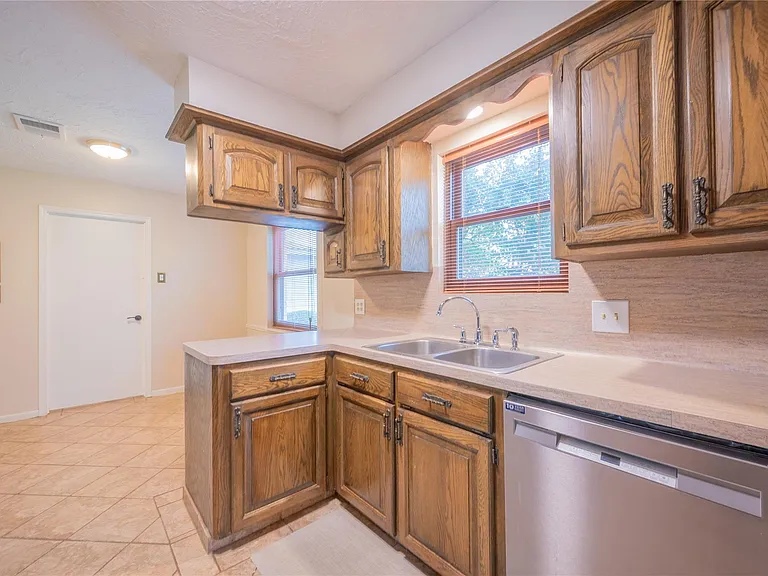 9202 Benning Dr — Photo 13