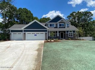4594 Harbor View Dr SE, Grand Rapids, MI 49512