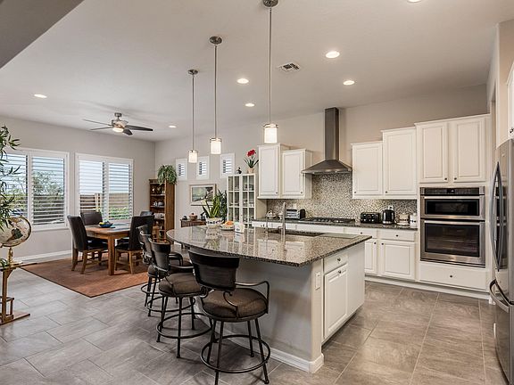 27501 W Yukon Dr - MLS-22