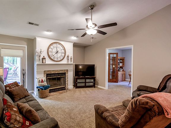4th image of 1085 W Chestnut By The Fire