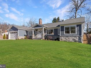 3031 Manor Rd, Falls Church, VA 22042