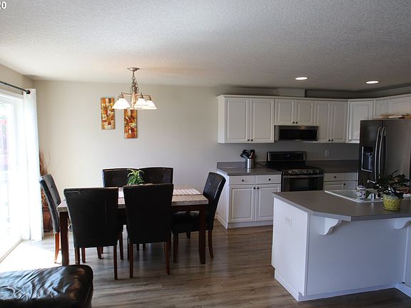 3rd image of 2119 NE 137th Ct