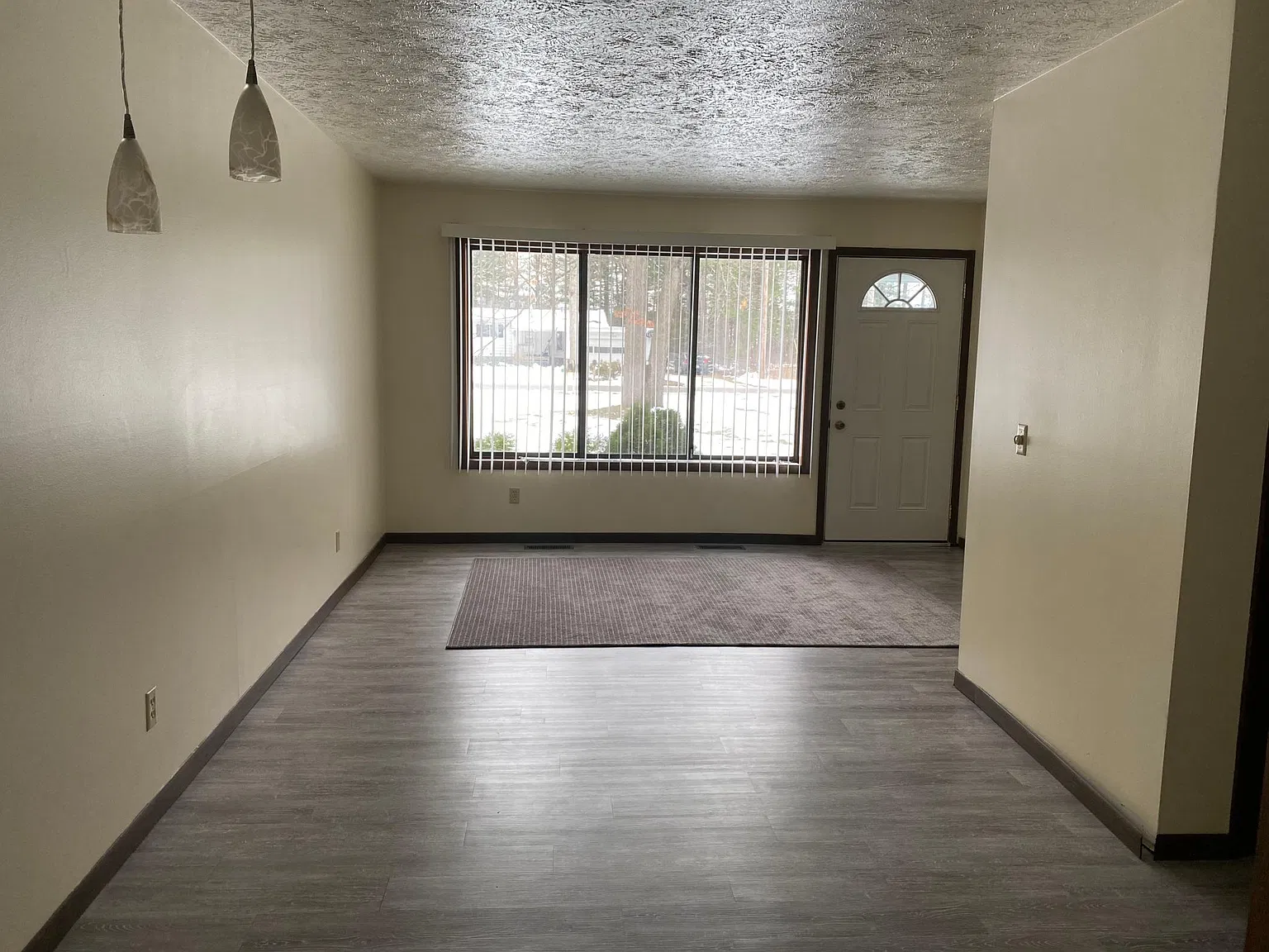 2 bed, 730 sqft, $1,575 — Photo 3