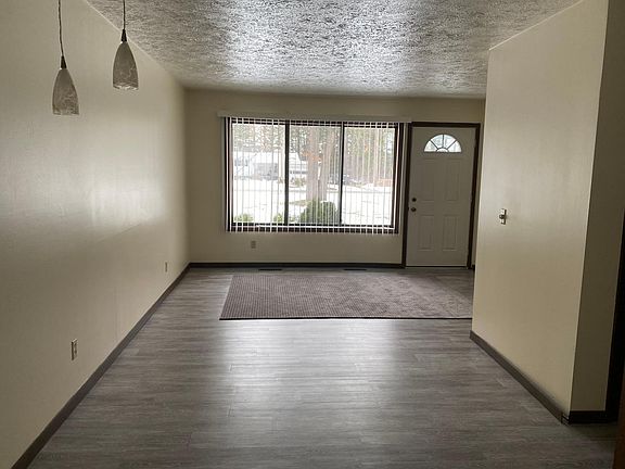 3rd image of 1723 Linden Ave