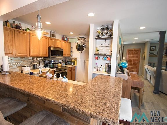 4th image of 301 Canoncito Ave
