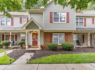 71 Hollis Wood Dr, Hampton, VA 23666