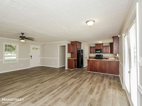 Living Room/Dining Room