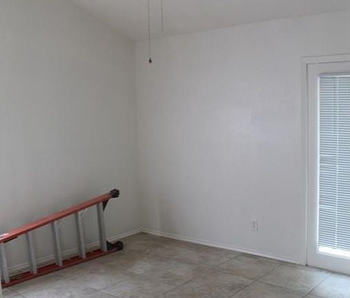 5th image of 2810 Nueces St APT 205