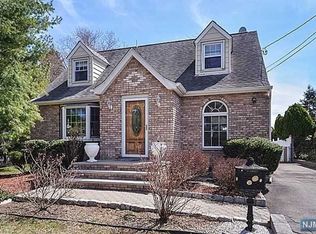 40 Van Ness Pl, Wayne, NJ 07470