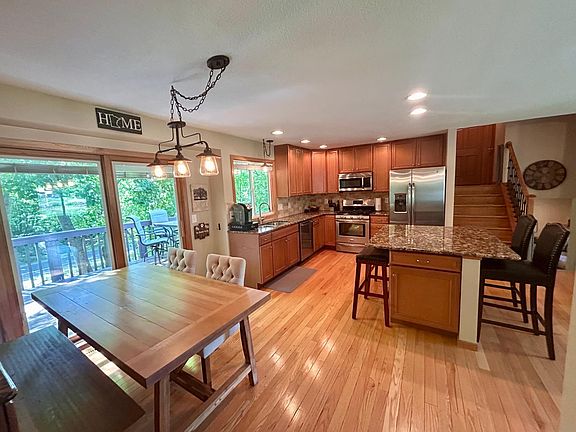 2nd image of 15220 Ironwood Ct