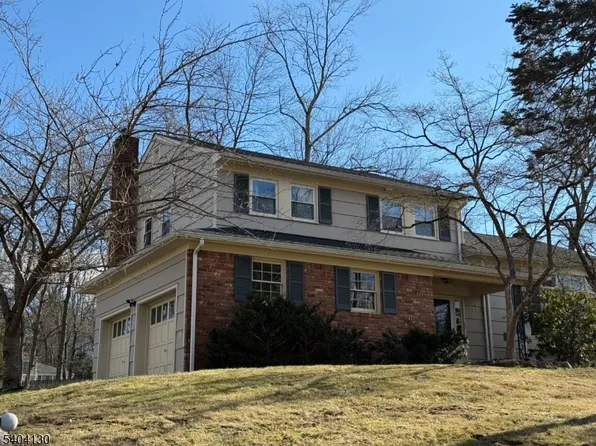 126 Sagamore Dr, New Providence, NJ 07974