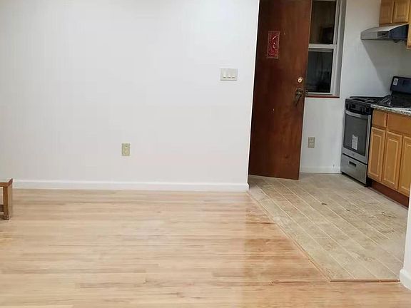 3rd image of 52 N 9th St Floor 3