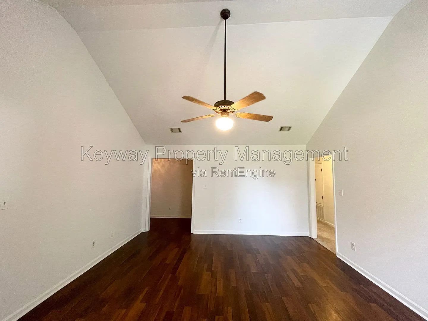 3 bed, 2.0 bath, 1769 sqft, $1,435 — Photo 4