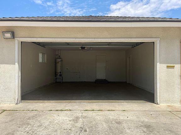 2 Car Garage with Auto Door Opener
