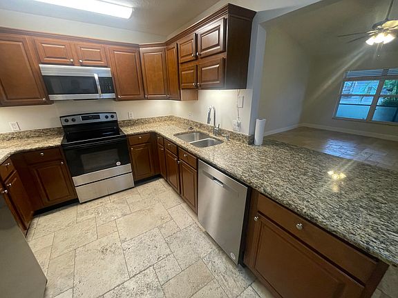 4th image of 9033 SE Hobe Ridge Ave