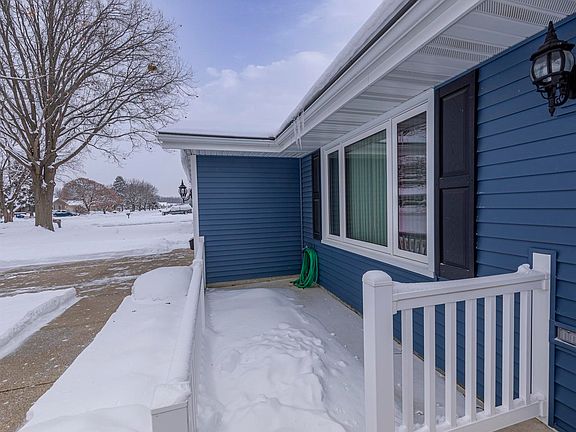 3rd image of 1510 Saint George Ln