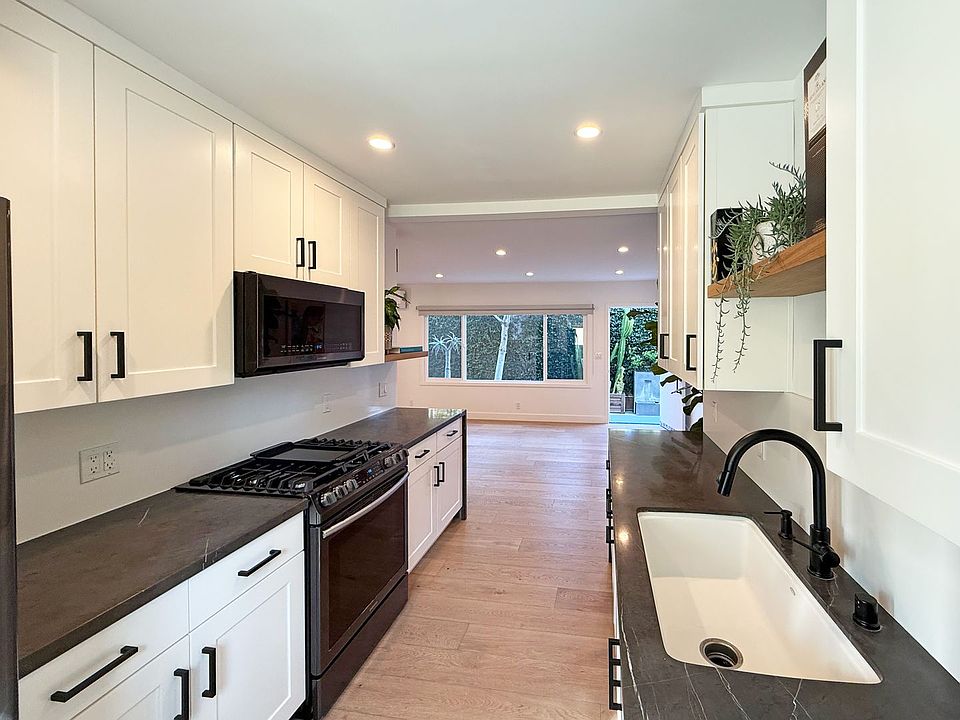 1st image of 1756 Franklin St APT 2