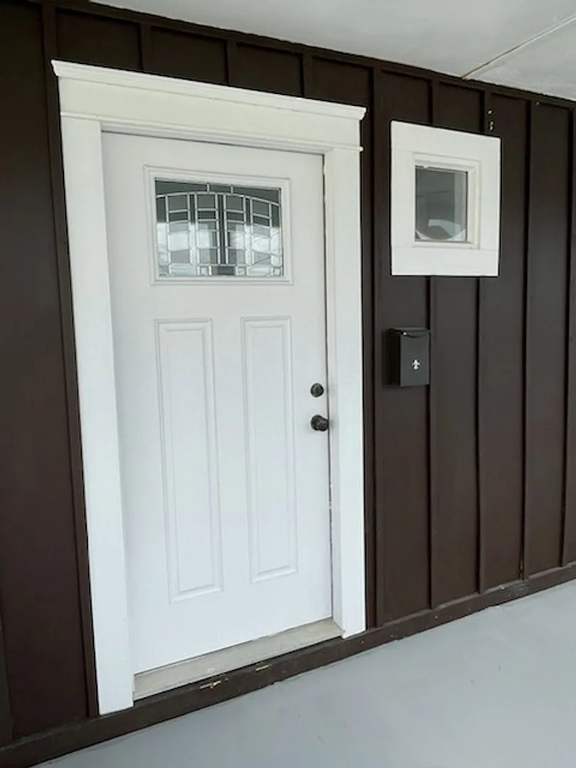 Completely Renovated 3 Bedroom 1 Bath Home in Dunbar — Photo 2