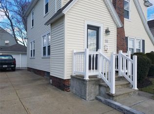 91 Calaman Rd, Cranston, RI 02910