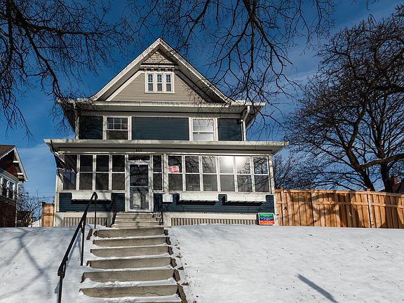 2nd image of 865 Saint Clair Ave