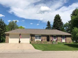 117 Golf Ter, Crookston, MN 56716