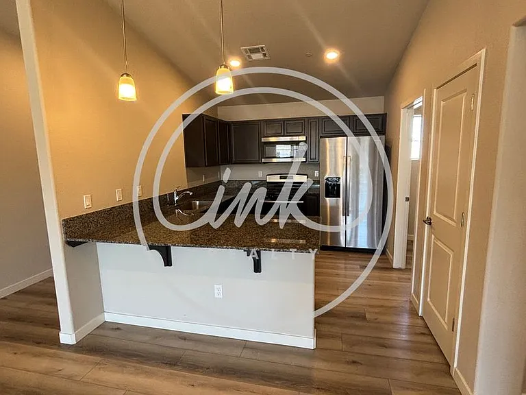 608 Crossing Cir — Photo 6