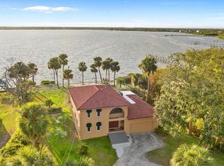 316 Shore Dr E, Oldsmar, FL 34677