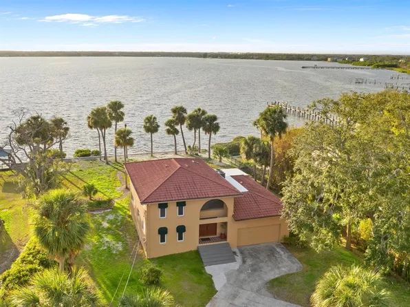 316 Shore Dr E, Oldsmar, FL 34677